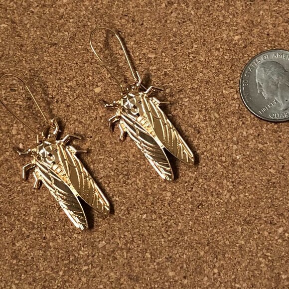 NWT Insect Bug Gold Tone Drop Earrings Boho Party Halloween Fall Fashion - Picture 3 of 4